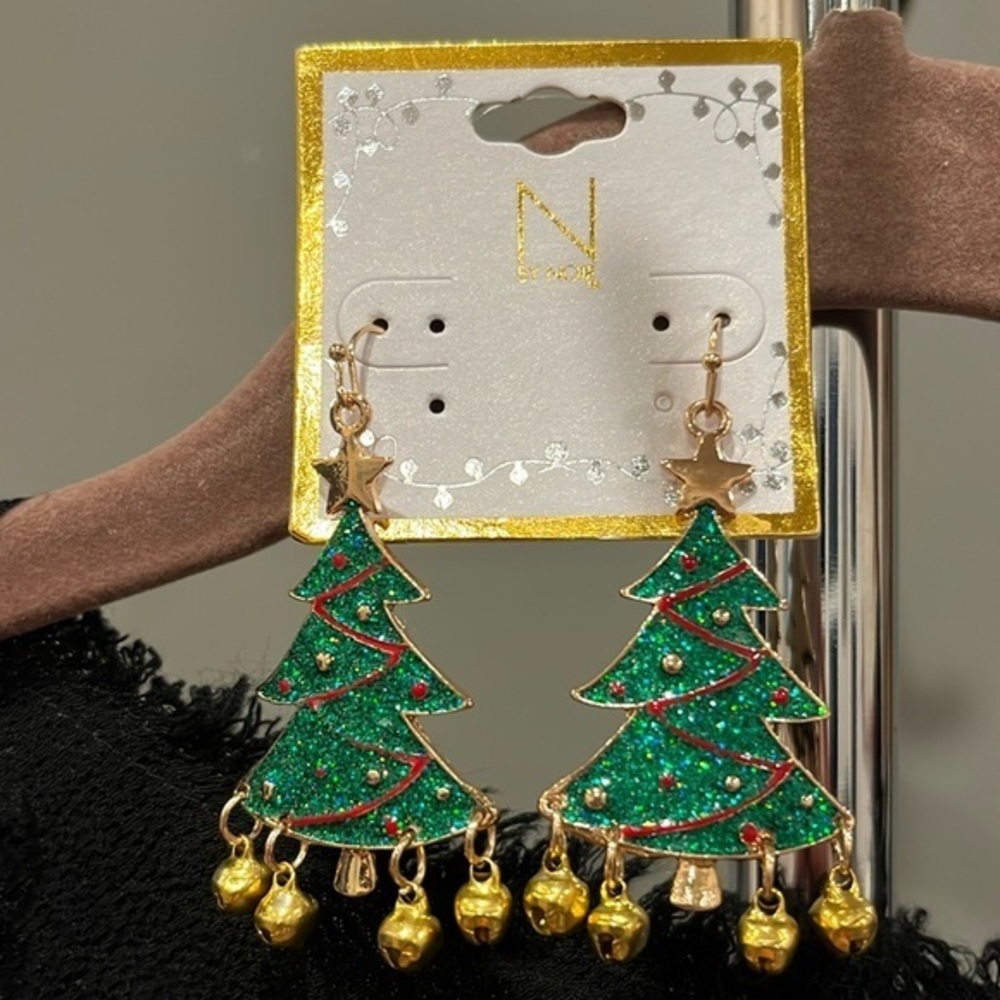 🇪🇸🐠new Christmas tree earrings jingle bells CLEARANCE